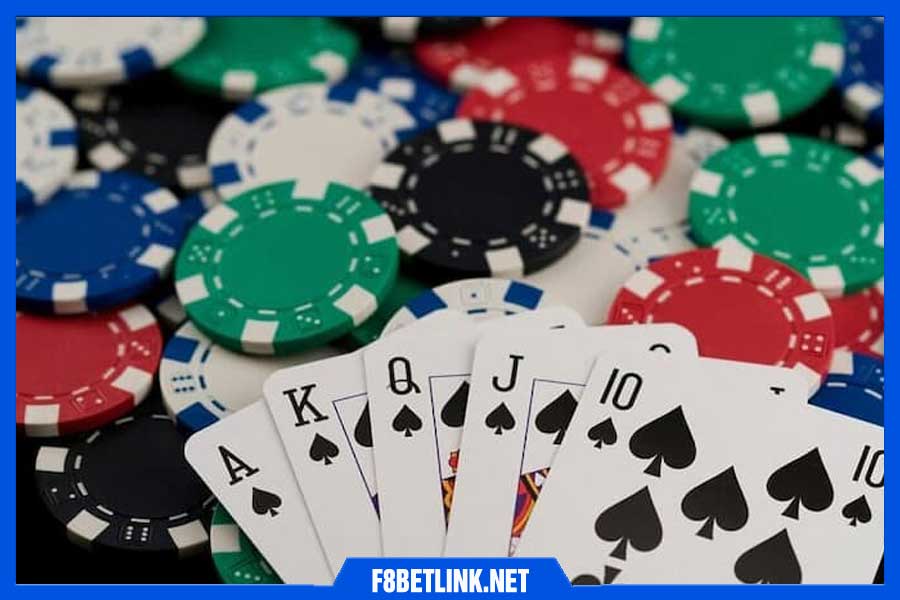 Kinh nghiệm chơi Poker để thắng thùng phá sảnh là gì?